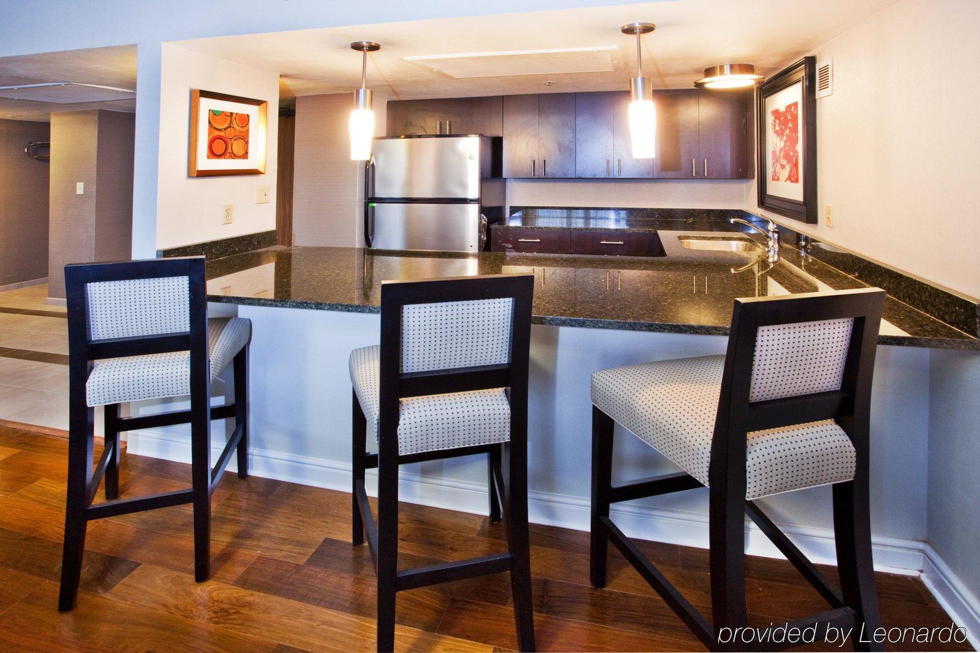 Doubletree By Hilton Atlanta Perimeter Dunwoody Hotel Стая снимка